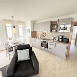 Haus Ruegenscher Bodden Whg 06 Mit Meerblick Appartement *