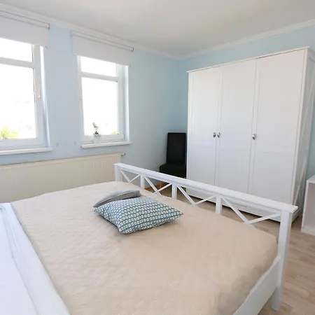 Haus Ruegenscher Bodden Whg 06 Mit Meerblick *