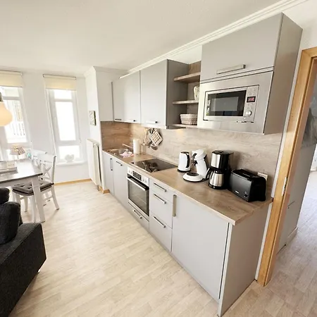 Haus Ruegenscher Bodden Whg 06 Mit Meerblick * غورين